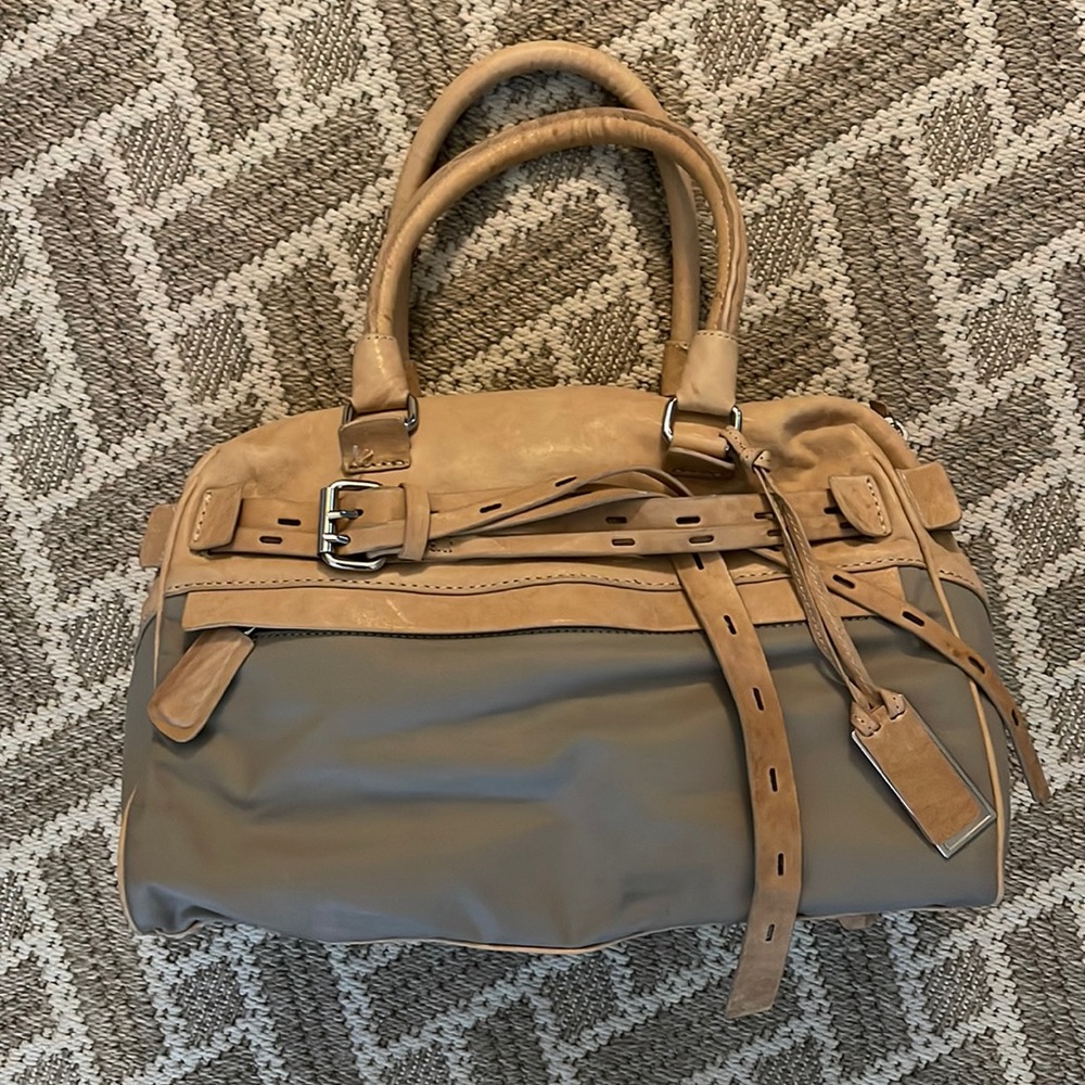 Gryson Women’s Zia Satchel, Light Grey